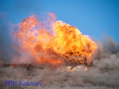 Poz╠îa╠ür budovy0223