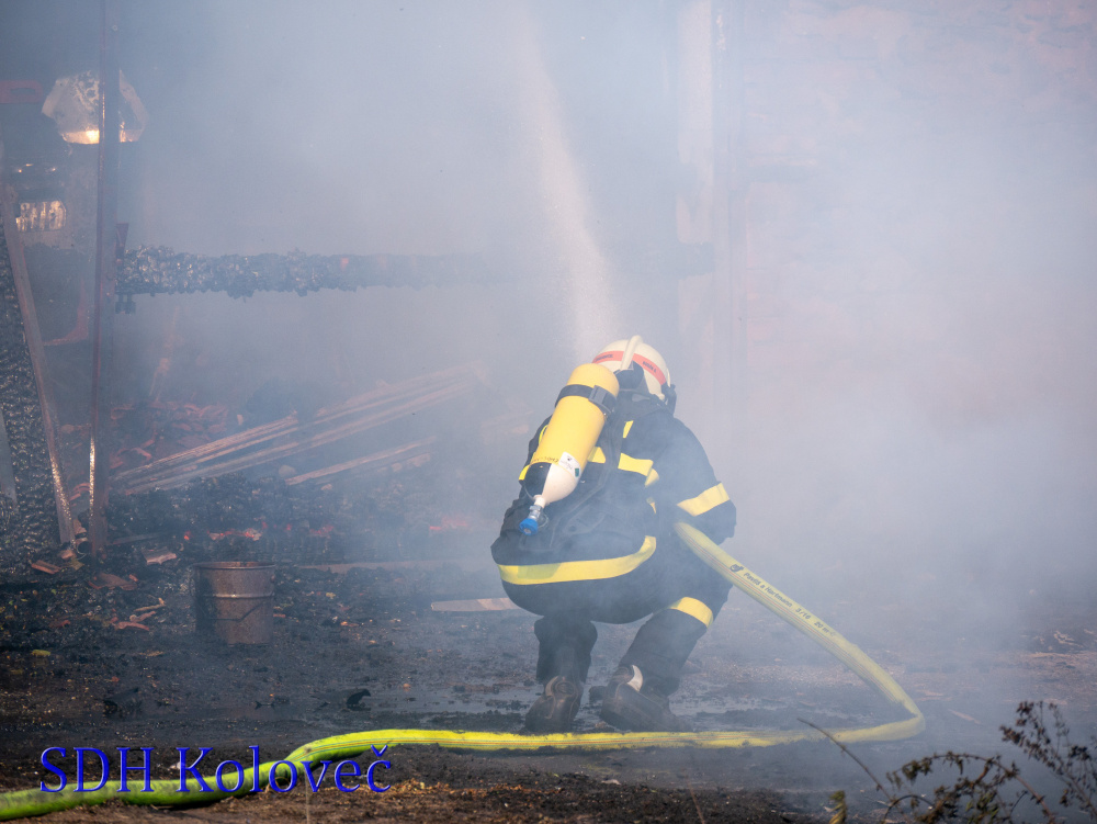Poz╠îa╠ür budovy0219